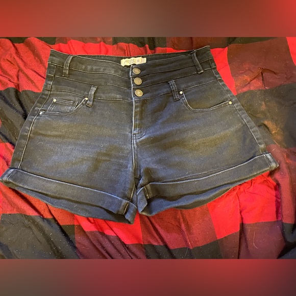 Shorts - Picture 1 of 1